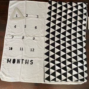 UEC. Cloud Island muslin blanket monthly picture set for babies